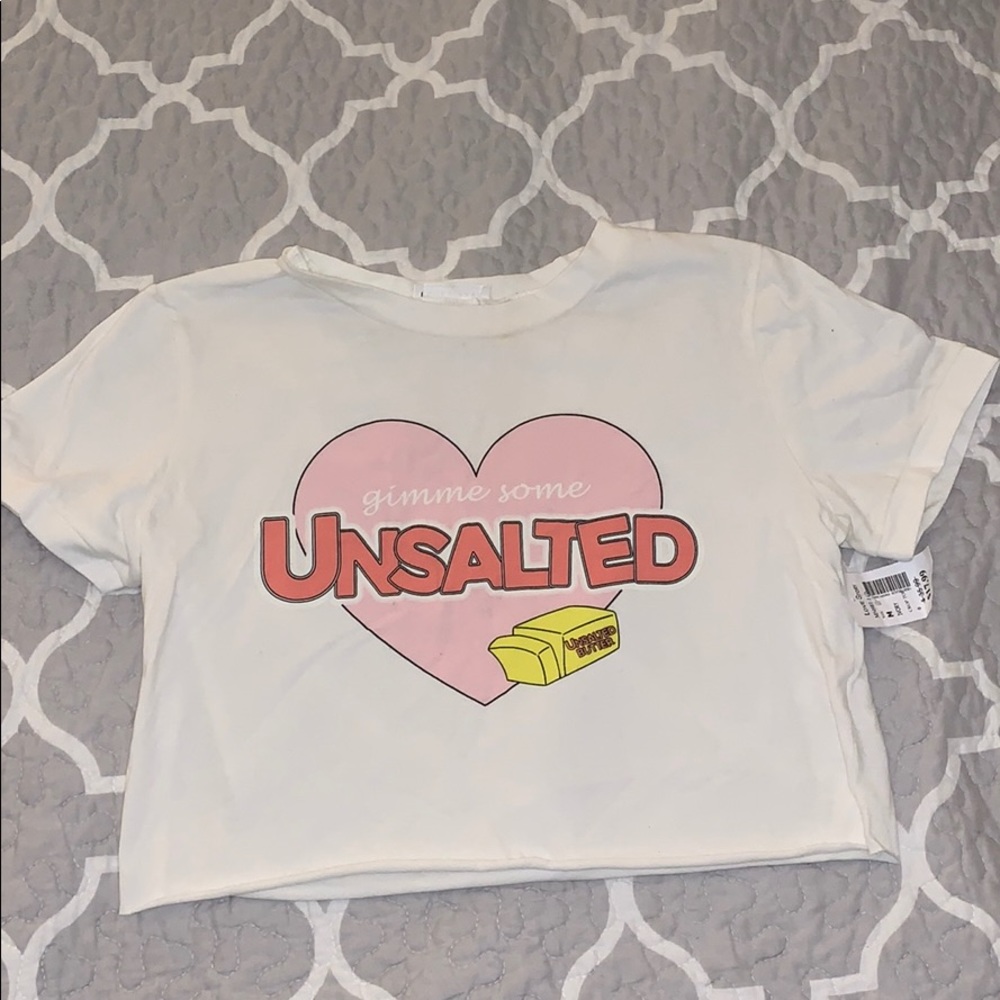 Cropped graphic tee